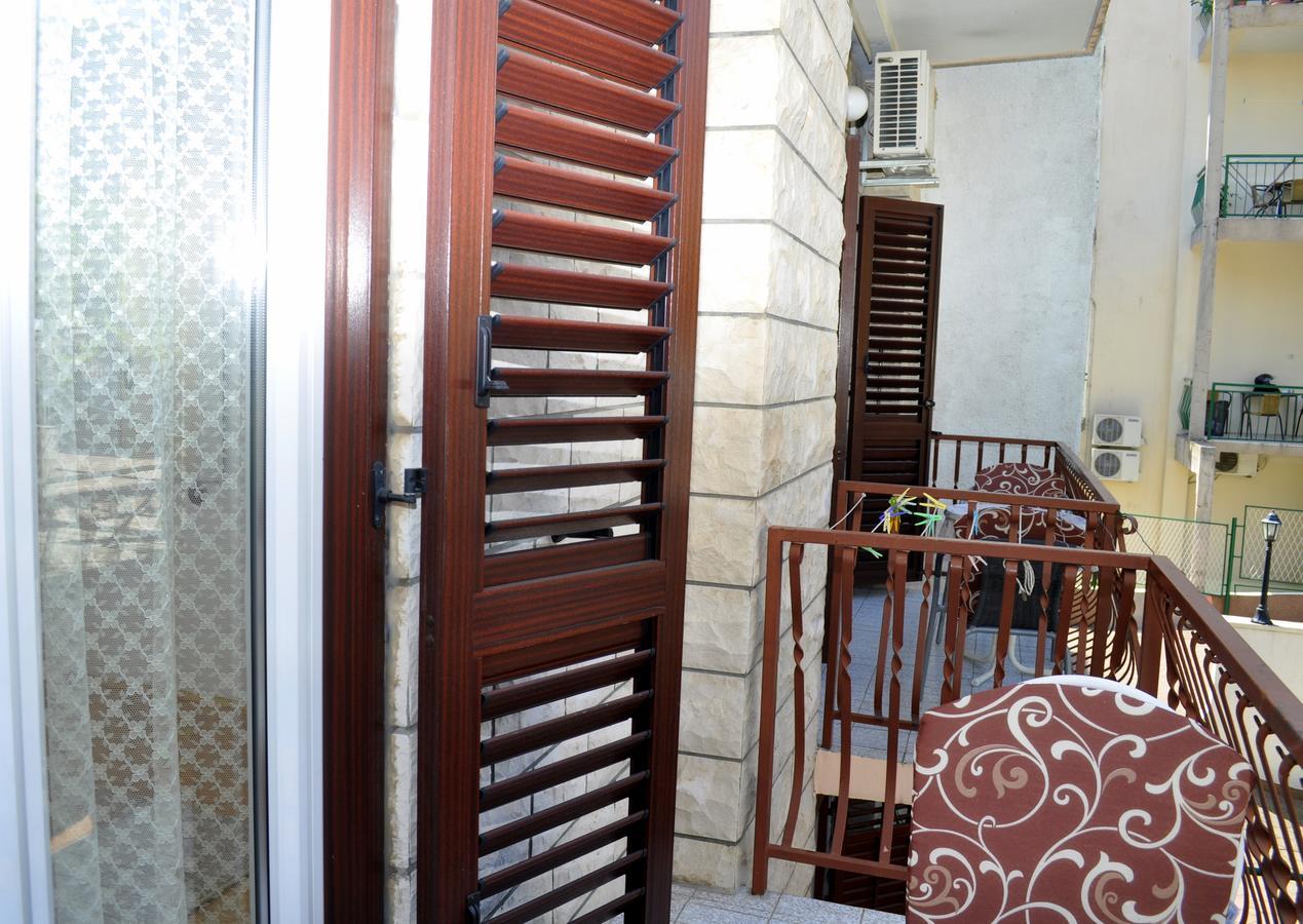 Apartments Ljubica Makarska Ngoại thất bức ảnh